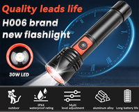 Lampe torche LED puissante en alliage d'aluminium à longue portée de 30 W, zoomable, type C, pour le travail, la randonnée et les activités de plein air