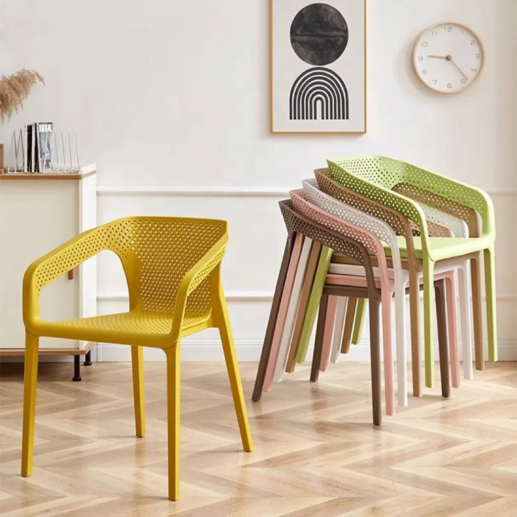 Silla nórdica simple de plástico para comedor, sillón de escritorio, mesa moderna, apilable, venta al por mayor