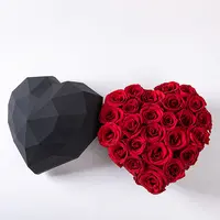 Акриловая коробка с цветами в форме черного сердца на День Матери