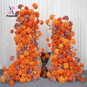 Boule de fleurs artificielles en soie réaliste sur le thème de l'automne, avec des hortensias oranges, pour la décoration de mariage en plein air - Product Image 1