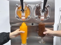 Machine à slush thaïlandaise 100L/H, 2 réservoirs, pour margaritas, boissons glacées, margaritas arc-en-ciel, machine à glaces italiennes et à slush