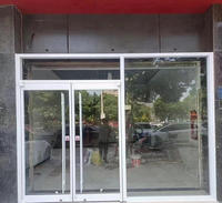 Puerta de Aluminio Blanca de Estilo Moderno con Travesaños Laterales, Resistente al Viento, para Comercios, Espacio Publicitario, Personalizable para Hospitales y Centros Comerciales