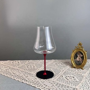 Copa de Vino de Cristal sin Plomo con Fondo Cóncavo Color Borgoña, Tallo de Aluminio, Transparente, Giratoria, Capacidad de 625 ml, Estilo Campestre - Product Image 5