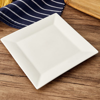 Assiette carrée de luxe en porcelaine blanche, motif uni, technique sur-glaçurée, durable, design moderne et minimaliste, compatible micro-ondes