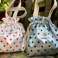 Sac à déjeuner minimaliste japonais à pois avec cordon de serrage, sac fourre-tout portable en satin pour bento, personnalisable pour filles, faible MOQ, direct usine
