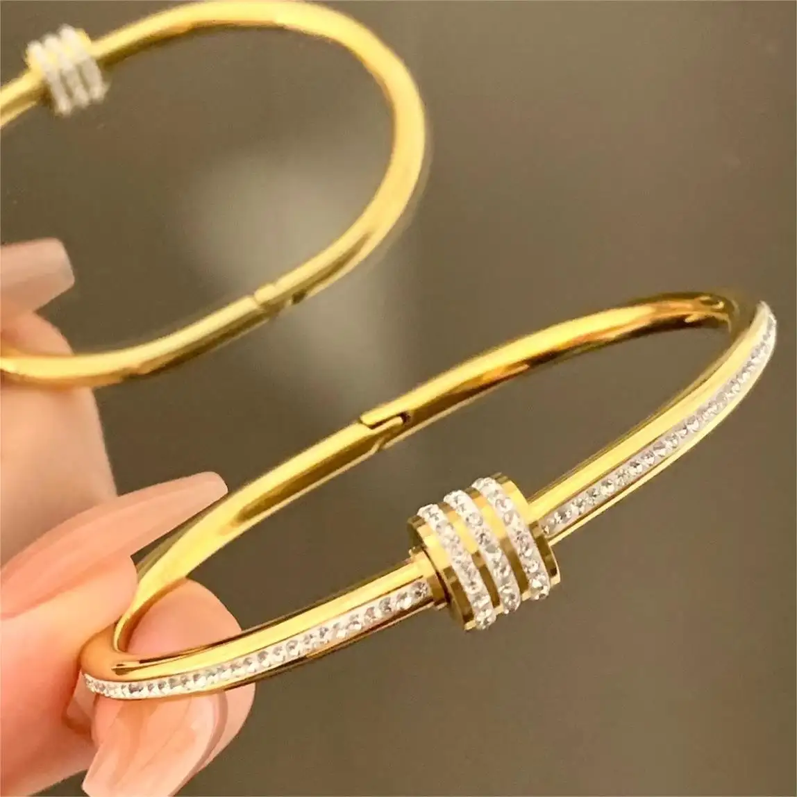 Pulseira feminina de aço inoxidável banhada a ouro 18K, joia bonita e não mancha, pulseira de design misto em estoque, moda 2024, ideal para mulheres, 2024