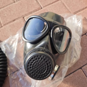<span class=keywords><strong>Masque</strong></span> à gaz tactique CBRN <span class=keywords><strong>noir</strong></span> mat intégral avec diaphragme de communication pour cartouche RD40 NATO de 40 mm, respirateur de survie d'urgence - Product Image 2