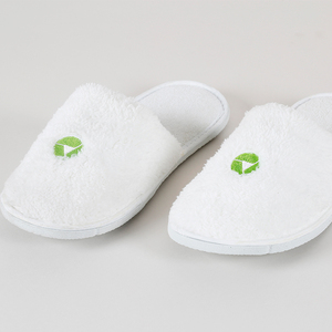 Pantoufles d'hôtel lavables en tissu gaufré, pantoufles de spa jetables personnalisées pour hôtel, à prix abordable - Product Image 6