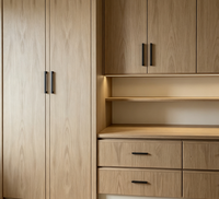 Armoire en placage de bois EO du sol au plafond, placard modulaire sur mesure avec coiffeuse intégrée
