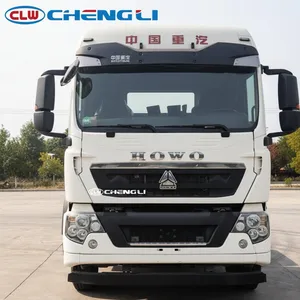 Camion pulvérisateur de granulats synchronisé Howo 8x4 avec réservoir d'asphalte de 11 000 L et réservoir de granulats de 15 000 L pour la construction routière et l'étanchéité des graviers - Product Image 2