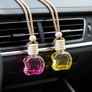 Diffuseur d'huile parfumée portable en verre en forme de pomme mignon de 10 ml avec dégradé de couleurs personnalisé pour la décoration automobile - Product Image 3