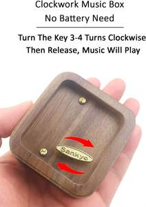 Caja Musical de Nogal al por Mayor con Movimiento Sankyo, Caja Musical de Sailor Moon con Manivela, Regalo Musical de Anime para Colección - Product Image 4