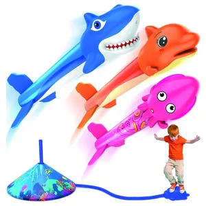 Peluncur roket hiu kinerja tinggi sudut dapat disesuaikan super tahan lama beberapa mainan peluncur roket hewan laut untuk anak-anak