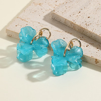 Boucles d'oreilles de mariage Boho pour femmes Mignonnes fleurs en acrylique plaqué or avec des bijoux de forme géométrique