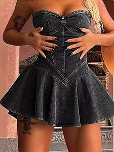 Robe mini plissée sans manches en jean délavé pour femme, taille haute, coupe trapèze, dos nu, style bustier ajusté, idéale pour l'été - Product Image 5