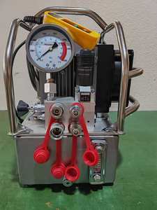 Bomba de pistón hidráulica eléctrica portátil de doble acción y 3 etapas PED304ER, 1.1 KW, alta presión 70MPa, acoplamiento rápido, 7L - Product Image 6