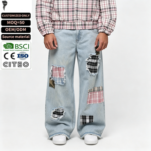 Jean large patchwork bleu clair déchiré à franges, avec empiècements à carreaux, coupe baggy, style streetwear, denim personnalisé - Product Image 1