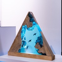 Lampe de table pour plongeur sous-marin au design moderne personnalisé, cadeau personnalisé en résine époxy et bois, pour décoration intérieure moderne
