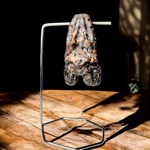 Sculpture de chauve-souris en Yooperlite polie naturelle avec lueur réactive aux UV pour la décoration intérieure, ornement Feng Shui - Product Image 5