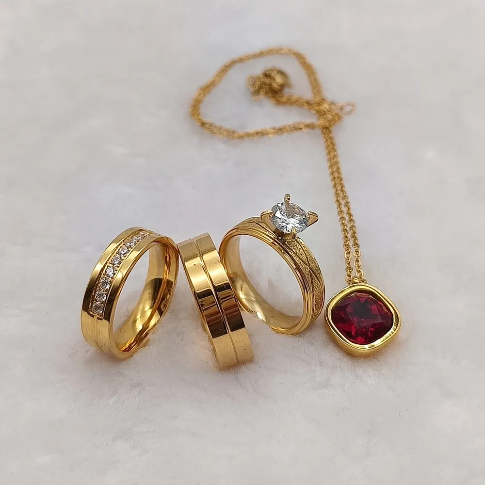 Cincin pertunangan lapis emas 14K berlian Cz 3 Ct klasik cincin pernikahan atraktif liontin pengantin cincin pasangan set perhiasan