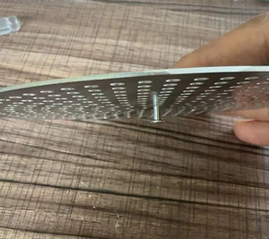 แผ่นกรองดักเส้นผมสแตนเลสแบบมีรูพรุนที่ดักเส้นผมสำหรับอ่างอาบน้ำ304 - Product Image 1