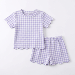 Set Corto a Quadretti con Bordo Ondulato per Bambine, Pigiama a Maniche Corte con Bordo Ondulato, Abbigliamento da Notte a Quadri per Bambini e Adulti - Product Image 1