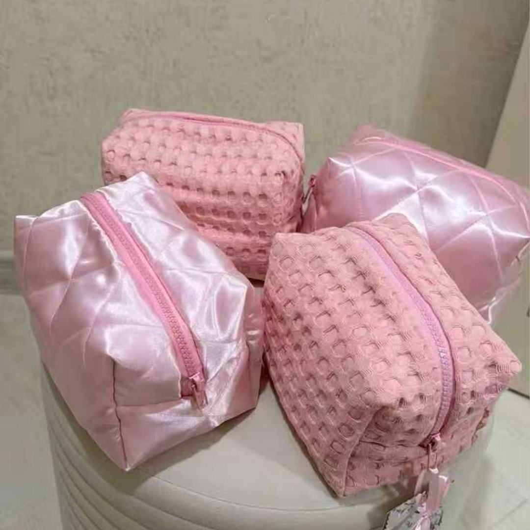 สีชมพูร้อน