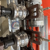 Machine de formage à froid de panneaux de clôture en acier avec moteur à engrenages et roulement, sur mesure, pour la fabrication de clôtures Dura
