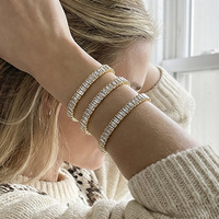 Bracelet géométrique en acier inoxydable avec zircon et fermoir à verrouillage, couleur or, résistant au ternissement, bijoux minimalistes tendance pour unisexe