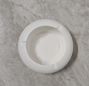 Accesorio para cigarrillos Cenicero Diseño personalizado FINE BONE CHINA Cenicero de cerámica - Product Image 4