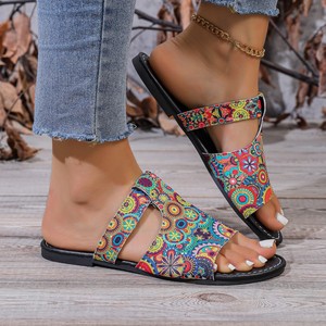 Sandales plates respirantes pour femmes, grandes tailles 36-43, style plage, semelle en caoutchouc polyvalente, design élégant - Product Image 2