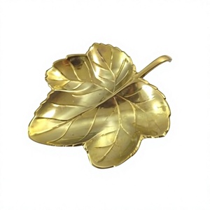 ถาดเสิร์ฟงานแต่งงานอะลูมิเนียมรักษ์โลกคุณภาพพรีเมียมจาก Amson Brass รูปทรงใบไม้ ดีไซน์คลาสสิก ขัดเงา ทันสมัย สวยงาม - Product Image 1