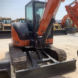 Miniexcavadora usada de 5,5 toneladas Hitachi ZX55USR con motor Hitachi New Track Bucket a la venta - Product Image 2