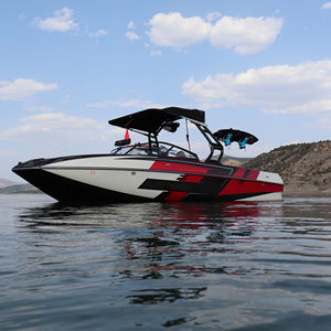 <span class=keywords><strong>Bateau</strong></span> de <span class=keywords><strong>wakesurf</strong></span> en aluminium de luxe personnalisable Kinocean 2025 avec moteur intérieur et usine de support de wakeboard à vendre - Product Image 6