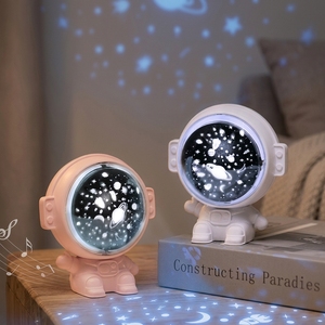 Lampe de projection LED USB ciel étoilé pour enfants, veilleuse astronaute projecteur d'étoiles pour bébé - Product Image 1