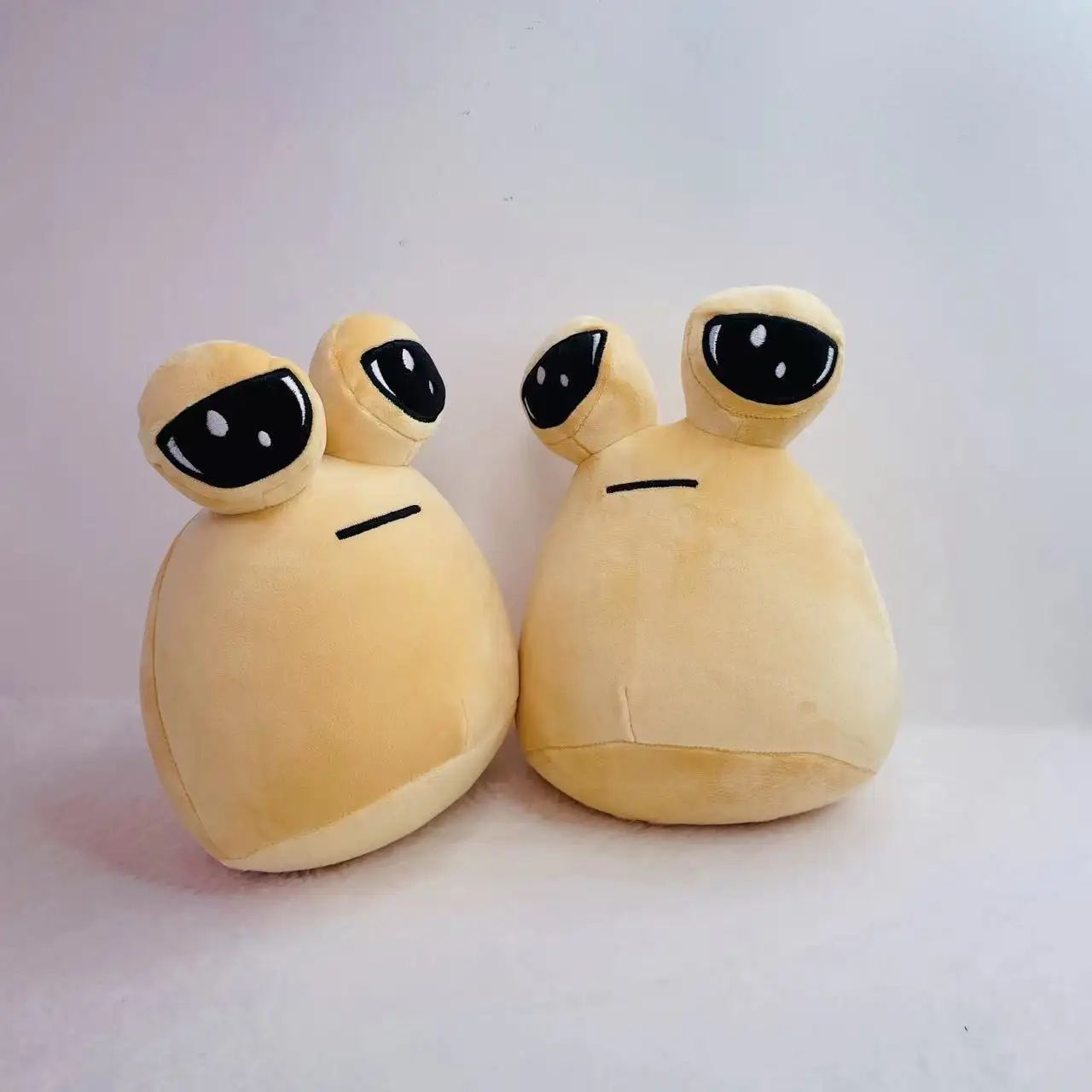 Hitam My Pet Pou mainan mewah 20cm lembut Pou boneka permainan karakter My Pet segitiga Alien Pou mainan Natal permainan bantal hadiah