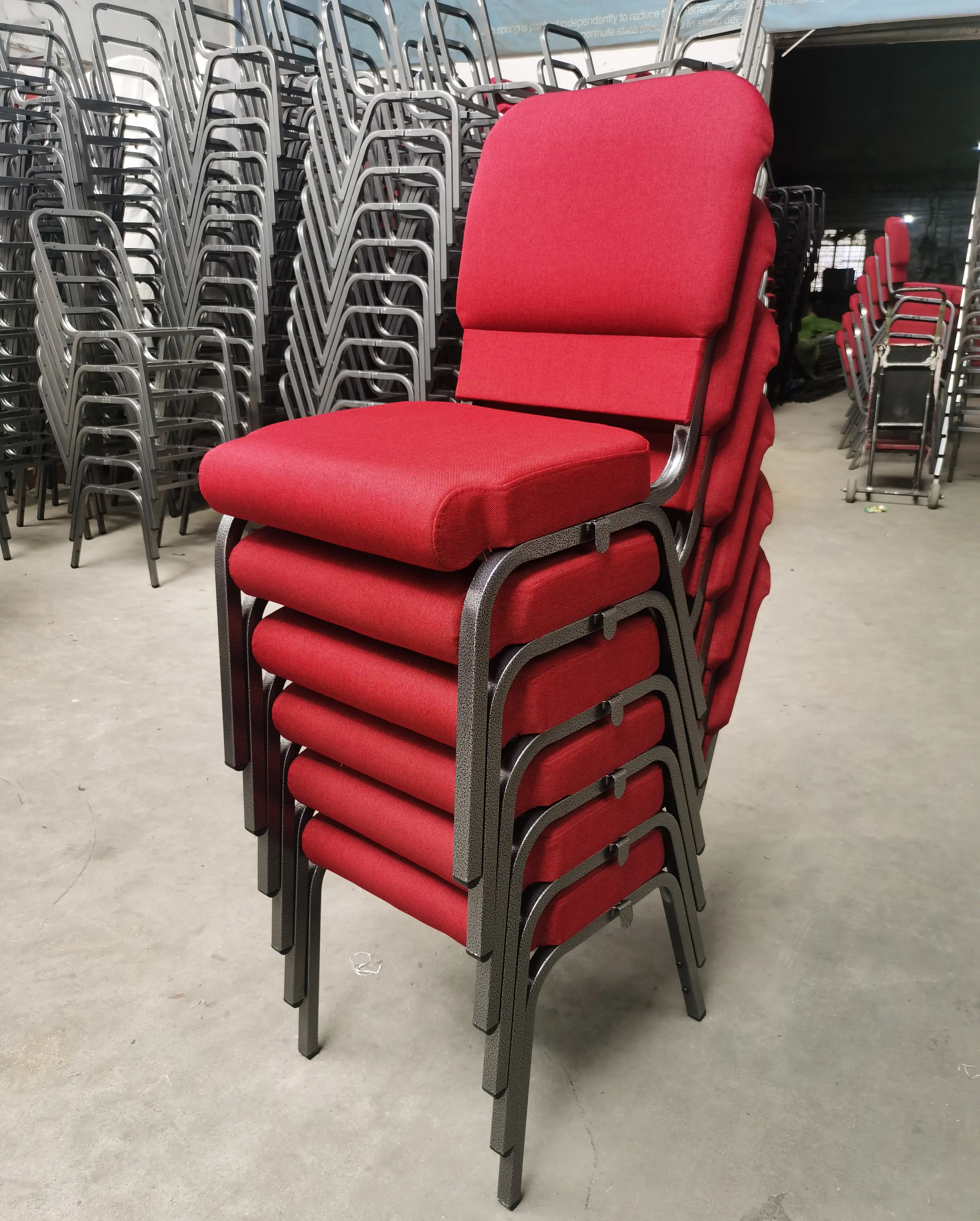 Muebles de Iglesia fabricante directo FOSHAN XINGMAO fábrica al por mayor sillas de Iglesia acolchadas apilables