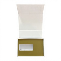 Boîte cadeau magnétique blanche de luxe avec estampage doré et insert en EVA