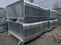 Barrière piétonne soudée antirouille avec base détachable, portable, pour gestion des files d'attente, aéroport, stade, clôture de sécurité extérieure