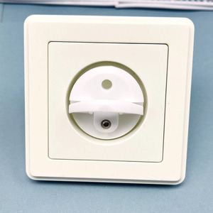 ฝาครอบป้องกันปลั๊กไฟแบบฝรั่งเศสสำหรับเด็กยี่ห้อโยเบ วัสดุ ABS ปลอดภัยสำหรับเด็ก ทนความร้อนสูง ป้องกันไฟฟ้าดูด - Product Image 4