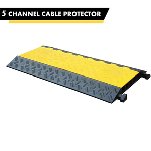 Protecteur de câble pour événements en plein air avec bandes de sécurité réfléchissantes jaune-noir - Product Image 3