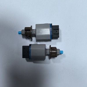 Interruptor de luz de freno Toyota 84340-09200 para reemplazo y reparación de interruptores automotrices - Product Image 2