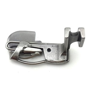 Pied presseur triple pliage <span class=keywords><strong>pour</strong></span> machines à coudre plates informatisées universelles ; <span class=keywords><strong>pour</strong></span> ourlets, revers et tissus épais 3 - Product Image 3