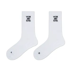 Chaussettes décontractées pour hommes de haute qualité avec Logo brodé, chaussettes Tube confortables, vêtements de maison