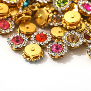 Nuevo Diseño Colorido de Doble Capa con Forma de Girasol, Disco de Diamantes Redondo para Zapatos, Ropa y Accesorios - Product Image 4