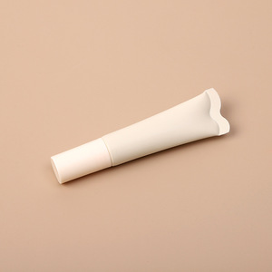 Tubo de Plástico de 14 ml para Brillo Labial, Bálsamo Labial y Aceite Labial, con Aplicador de Plástico, Personalizable con Logotipo - Product Image 3