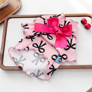 Ropa para mascotas: Camiseta base rosa con estampado de lazo y volantes, estilo dulce y lindo, para perros pequeños y gatos - Product Image 4