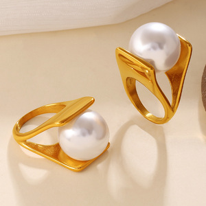 แหวนมุกชุบทองสแตนเลส ดีไซน์ทรงเรขาคณิตสำหรับผู้หญิงสวมใส่ทุกวัน - Product Image 1