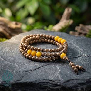Cuentas de Agarwood Mala Hechas a Mano, las Más Vendidas, Agarwood Natural Vietnamita, 108 Cuentas Mala con Madera de Coral Fósil Amarillo, Color Marrón, Mi Aga - Product Image 1