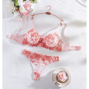 Ensemble soutien-gorge et culotte rose transparent, séduisant, brodé de fleurs et ajouré, qui dégage un style sexy et - Product Image 4